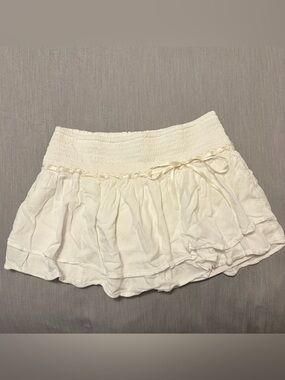 Hollister Smocked Tiered Mini Skort White Small, Mini Skirt w/ Shorts, Mid-Rise